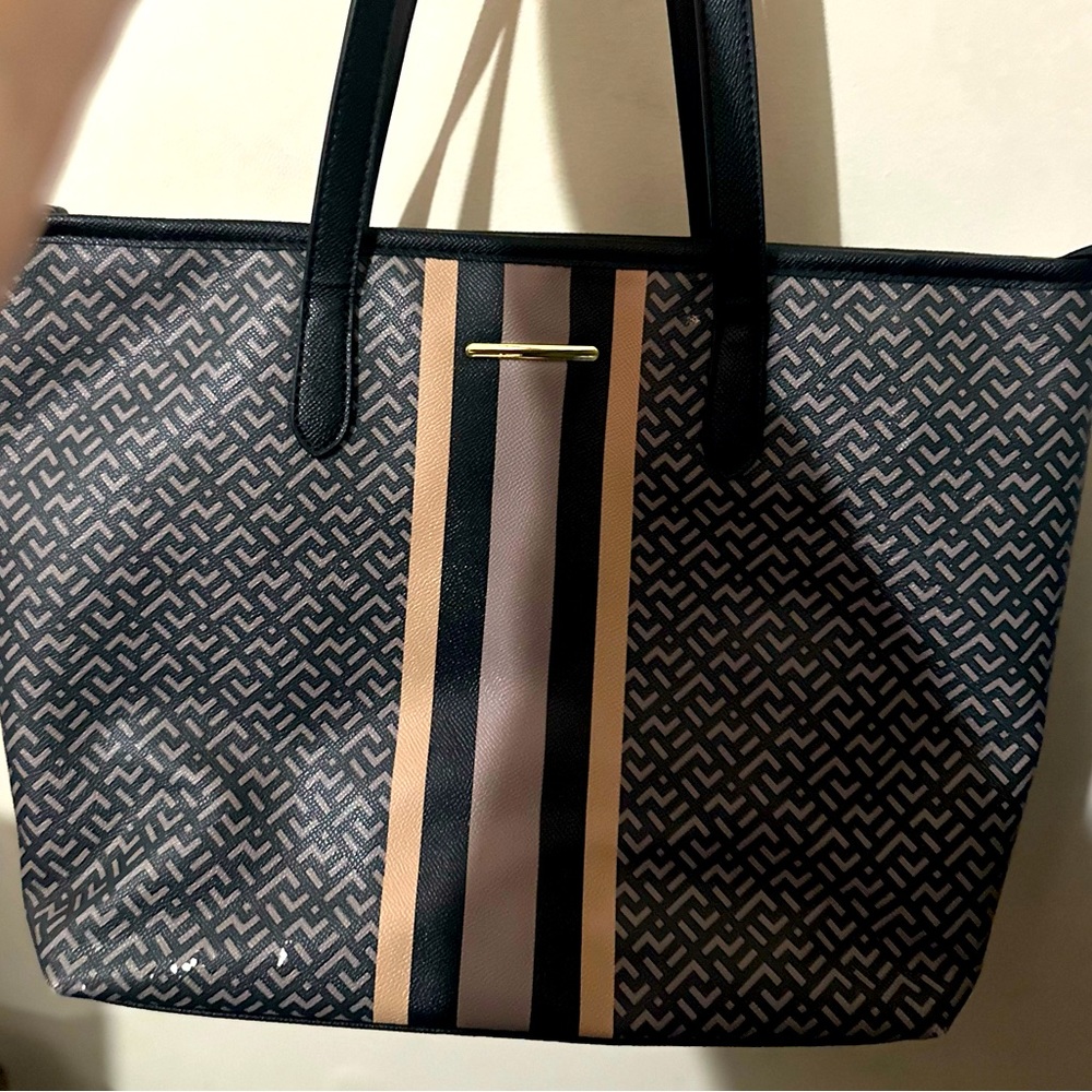 Purse with wallet